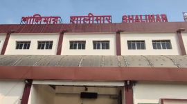 delhi metro rail (1) The Shalimar station falls under the administrative control of South Eastern Railway's Kharagpur Division.