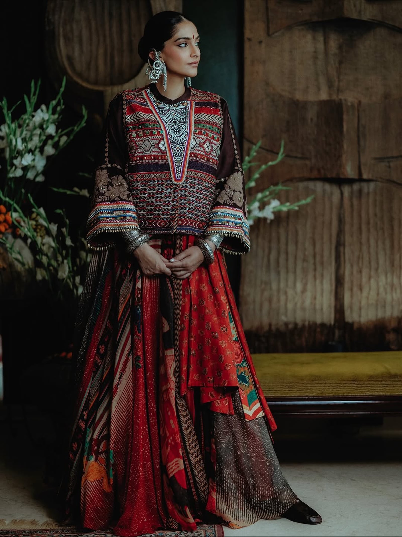 Diwali 2025: Bollywood stars lit up festive celebrations in their ethnic best