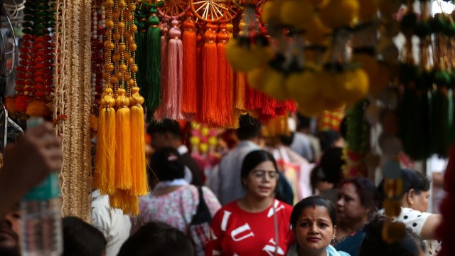 Rekha Gupta, delhi Diwali, green firecrackers, Diwali, Diwali Crackers, diwali pollution, Diwali celebrations, Diwali celebration, Diwali party, delhi news, India news, Indian express, current affairs