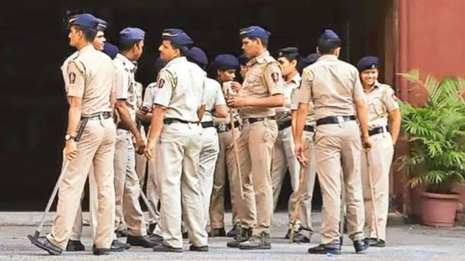 Youths Flee Rajasthan Bar After Rs 10,910 Bill, Apprehended in Gujarat