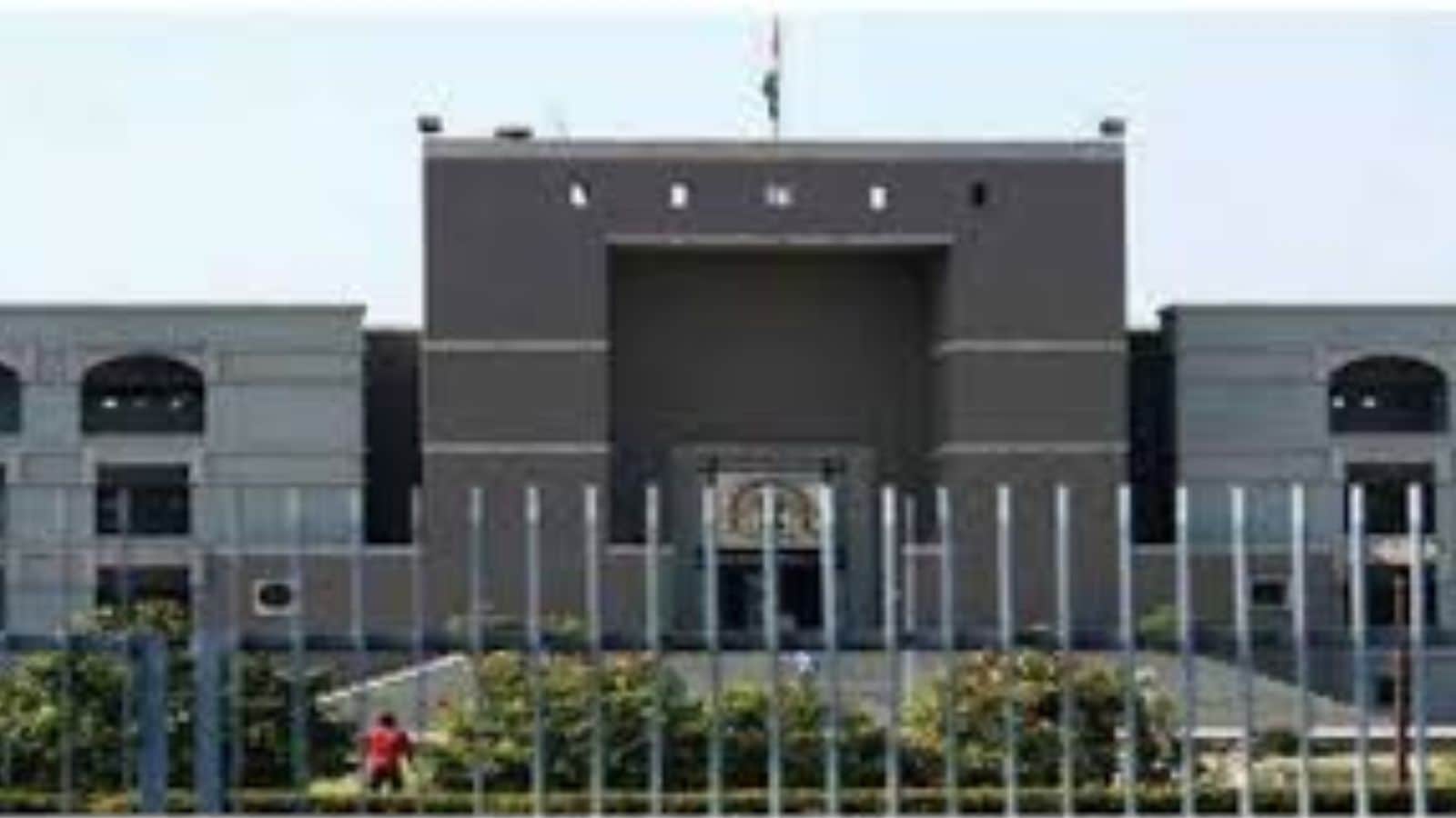 Gujarat HC seeks clarity on working of govt’s PPP model for eliminating manual scavenging