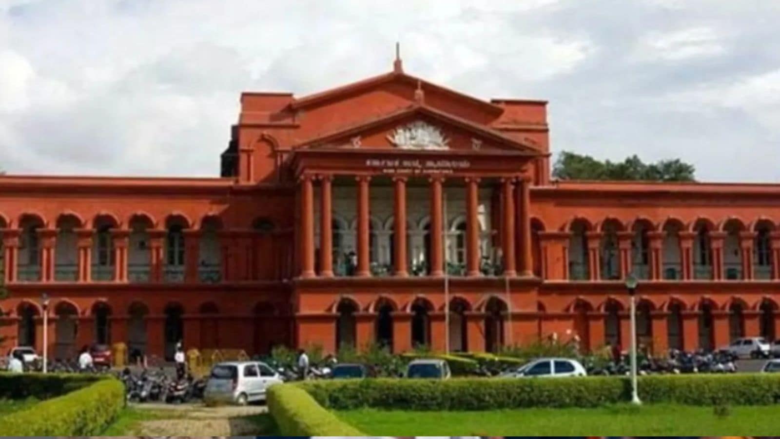 Karnataka HC directs state govt to respond on whether it plans to cut any trees in Lalbagh for twin tunnel project