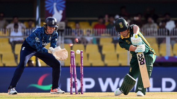 Marizanne Kapp departed for four as she became Smith’s third wicket and South Africa slipped to 19 for four. (ANI Photo)