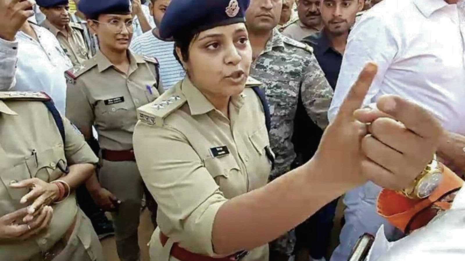 As some in the crowd tried to argue, she said, “If you raise the slogan, so will I. But if you do it to put pressure, that is wrong.”