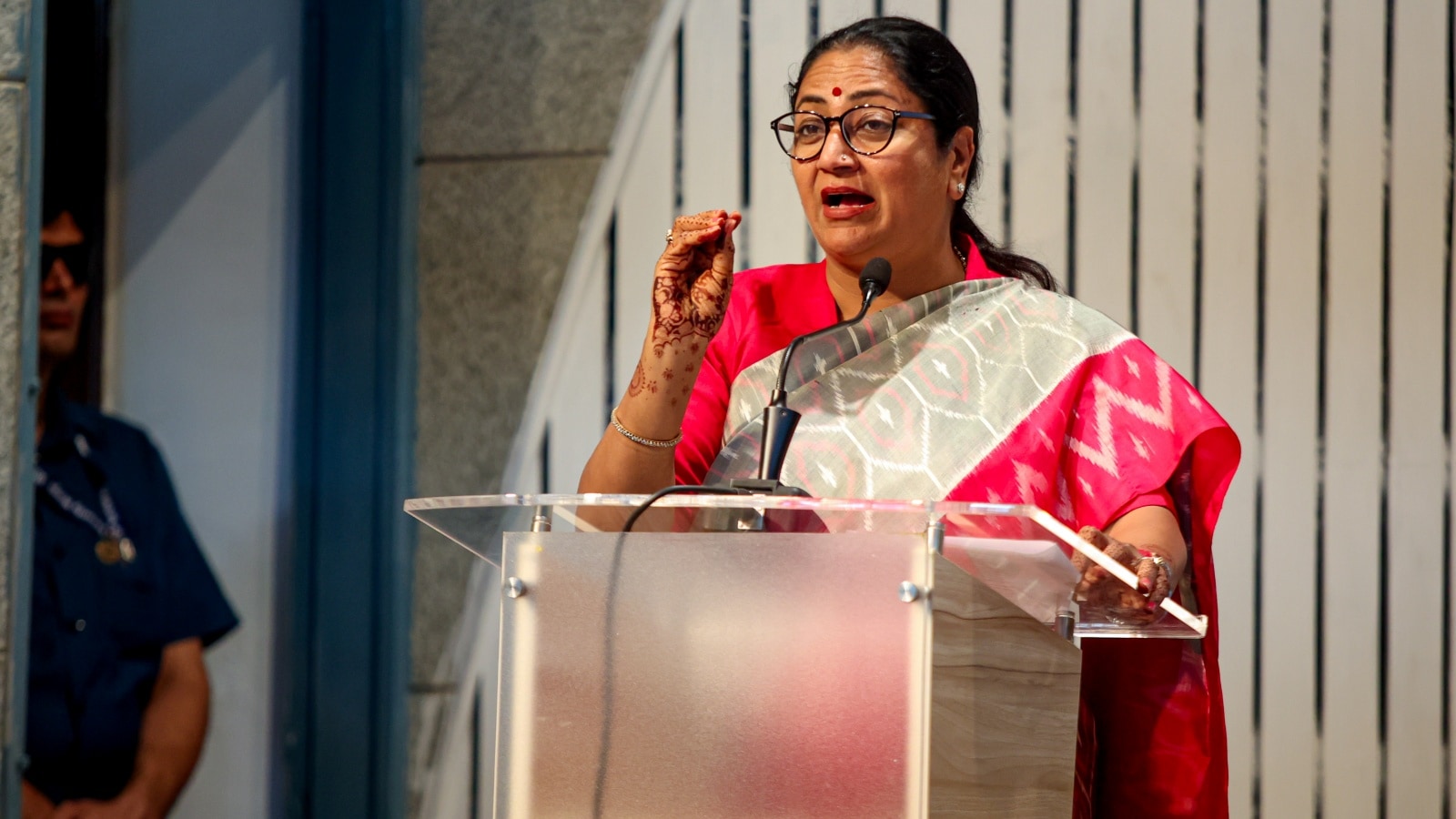 Rekha Gupta, delhi Diwali, green firecrackers, Diwali, Diwali Crackers, diwali pollution, Diwali celebrations, Diwali celebration, Diwali party, delhi news, India news, Indian express, current affairs