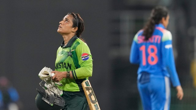 Sidra Amin fought a lone battle for Pakistan as they crumbled to India in their Women's World Cup clash. (AP Photo)