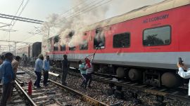 Railway authorities promptly took action, shifting passengers to other coaches and quickly extinguishing the fire.