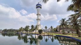 The 400-foot watch tower will have two high-speed elevators to carry 24 people at a time.