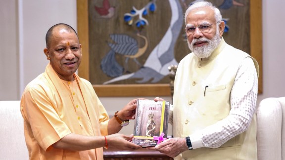 Yogi meets PM Modi, Yogi meets Modi, Noida airport, Noida airport inauguration, Yogi Adityanath, Narendra Modi, Noida International Airport, Jewar, Indian express news, current affairs