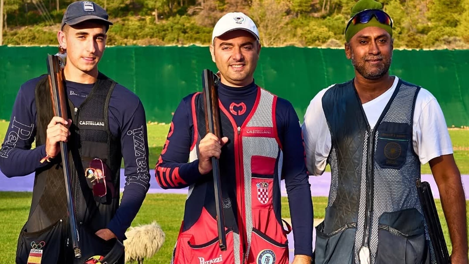For Sandhu (right), who first competed in a senior world championship in 1998, it was his second medal at the world level after his bronze at the 2007 Changwon World Cup. (Photo Credit: ISSF)