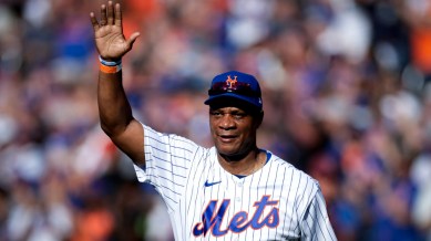 Trump pardons baseball legend Darryl Strawberry, convicted of tax evasion
