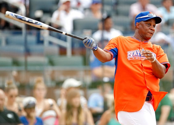 Trump pardons baseball legend Darryl Strawberry, convicted of tax evasion