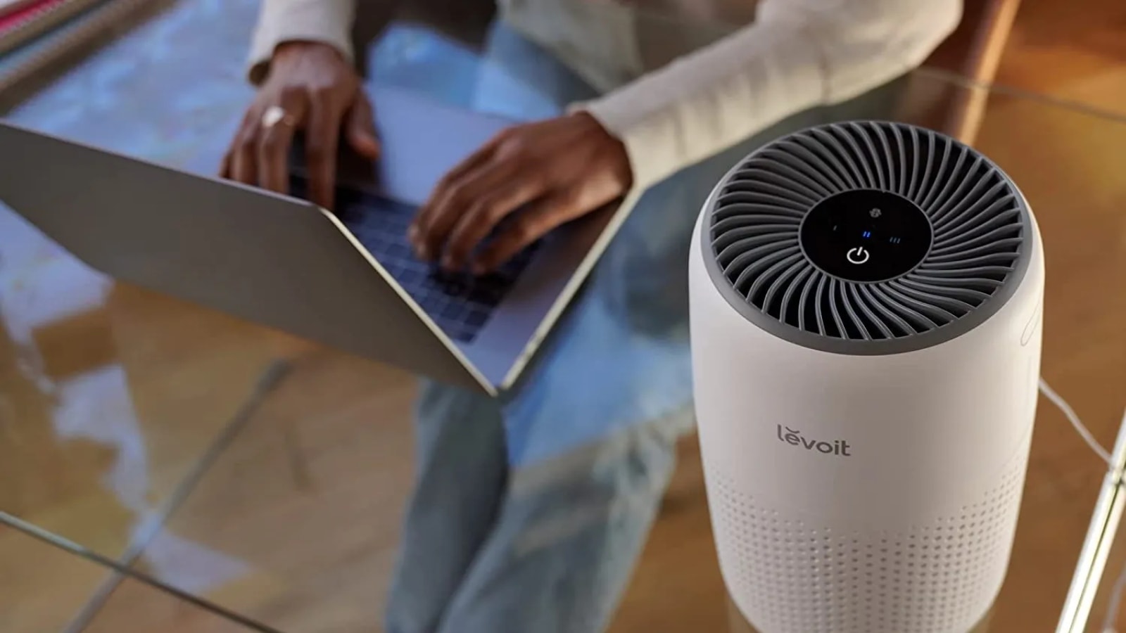 Delhi resident shows government official using air purifiers in cars, offices as ‘AQI crosses 500’: ‘We aren’t breathing the same air’