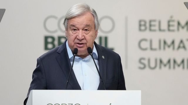 United Nations Secretary-General Antonio Guterres speaks during a plenary session at the COP30 U.N. Climate Summit, in Belem, Brazil, Thursday, Nov. 6, 2025. (AP Photo/Eraldo Peres)