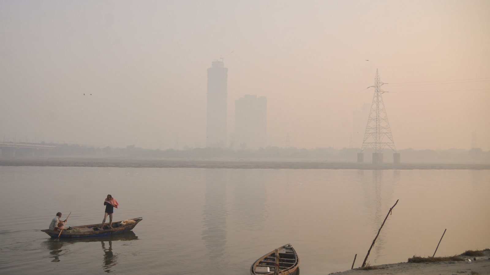 Delhi-NCR AQI Level Today, November 19: AQI in UP village crosses 1,000 as PM levels shoot far higher than WHO limit