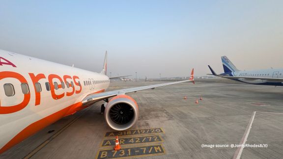 The post went viral after Paytm founder Vijay Shekhar Sharma responded on Monday, stating that Delhi's poor air quality is world-famous (Image source: @JontyRhodes8/X)