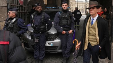 France Louvre Fedora Man