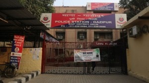 reeking landfill in Ghazipur, Ghazipur, Ghazipur landfill, Ghazipur police station, Indian express news, current affairs