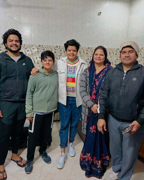 Shafali Verma with her parents and siblings earlier this year. (Shafali Verma/Instagram)