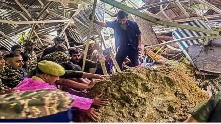 Vaishno Devi pilgrims, Vaishno Devi pilgrims death, death of 35 Vaishno Devi pilgrims, Jammu, Jammu and Kashmir Police, Indian express news, current affairs