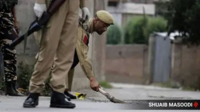 jammu and kashmir, j&k police, arms and ammunition,