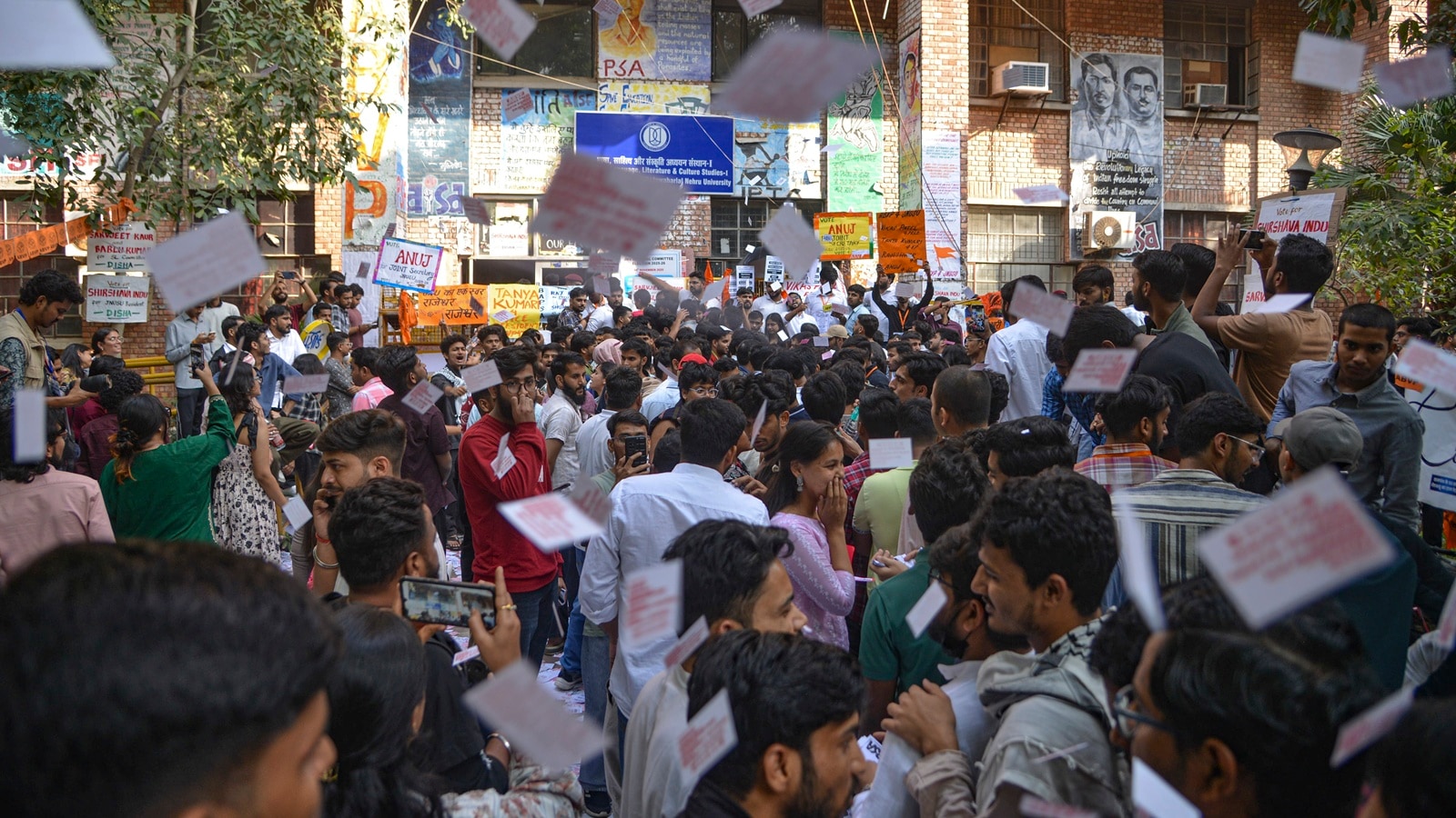 Delhi News LIVE Updates: Aditi Mishra leads JNUSU presidential race as Left-ABVP fight remains neck and neck