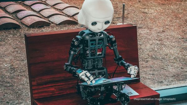 As the interview continued, the oddities became more noticeable