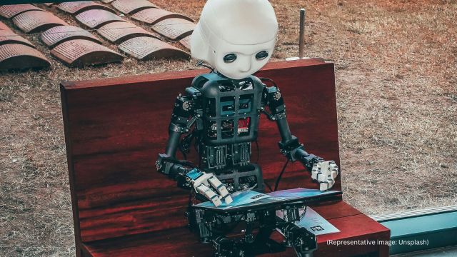 As the interview continued, the oddities became more noticeable