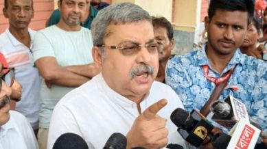 TMC MP Kalyan Banerjee booked, Kalyan Banerjee booked, Kalyan Banerjee, MP Kalyan Banerjee, C V Ananda Bose, Kolkata news, WEst Bengal news, Indian express, current affairs