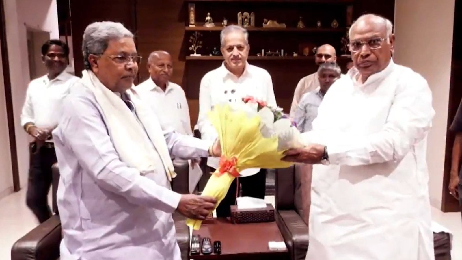 South India Weather, Politics Live Updates: Karnataka CM Siddaramaiah meets Congress president Mallikarjun Kharge amid impasse over Cabinet reshuffle