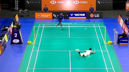 Screengrab of the Lakshya Sen hitting a diving return against Ayush Shetty in their Australian Open Super 500 quarterfinals clash. (Screengrab via YouTube/BWF TV)