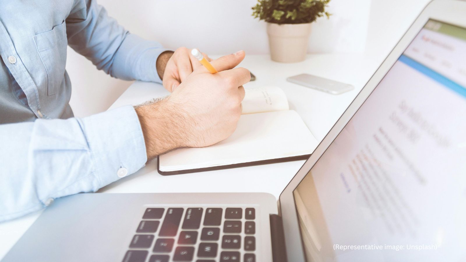 Techie fears losing new MNC job due to 90-day notice period, shares dilemma