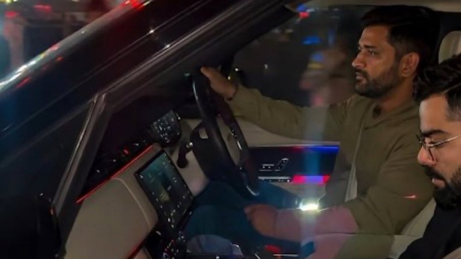 MS Dhoni personally drops Virat Kohli in Ranchi after dinner; cricket fans say, ‘reunion of the year’