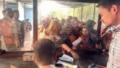 In Madhya Pradesh, a tribal woman’s death puts spotlight on unending urea queues