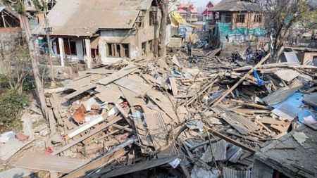 Pulwama suspect house razed Red fort