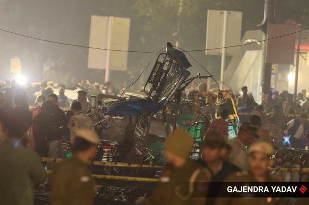 The explosion damaged surrounding vehicles. (Express Photo/Gajendra Yadav)