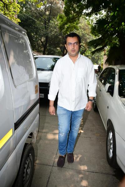 Zarine Khan's last rites