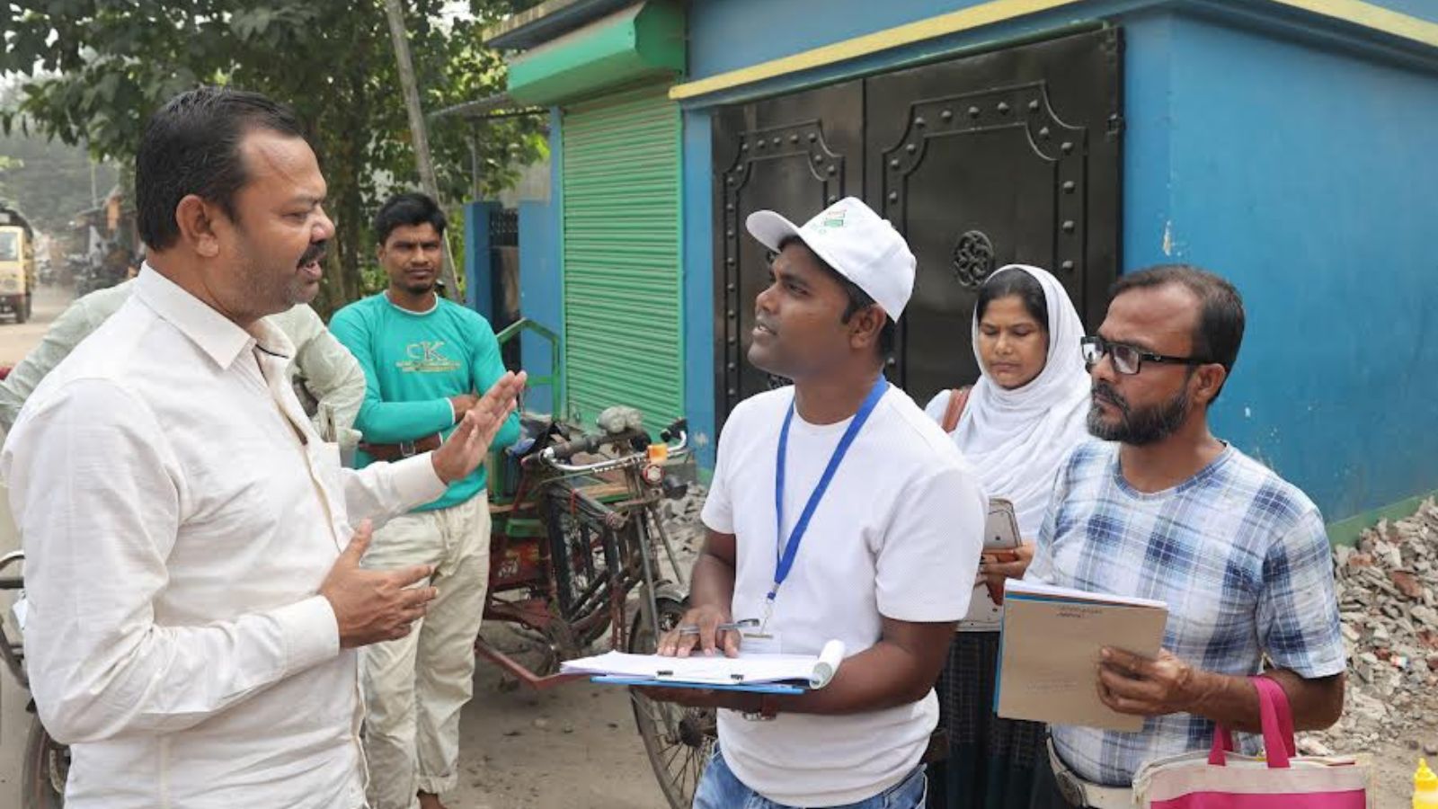 Day 1 of SIR: TMC keeps a watch as this BLO in Bengal covers 44 houses, faces questions and an app malfunction