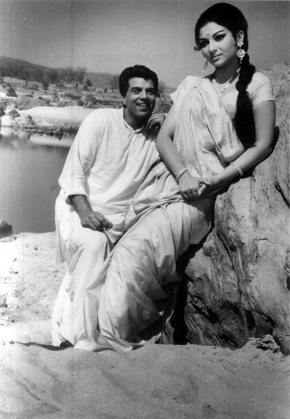 Dharmendra with Sharmila Tagore in a still from Satyakam (1969)