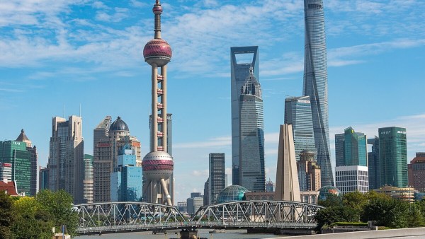 Lujiazui from Zhapulu Bridge with the Oriental Pearl Tower (left) and Shanghai Tower (Wikimedia Commons) 