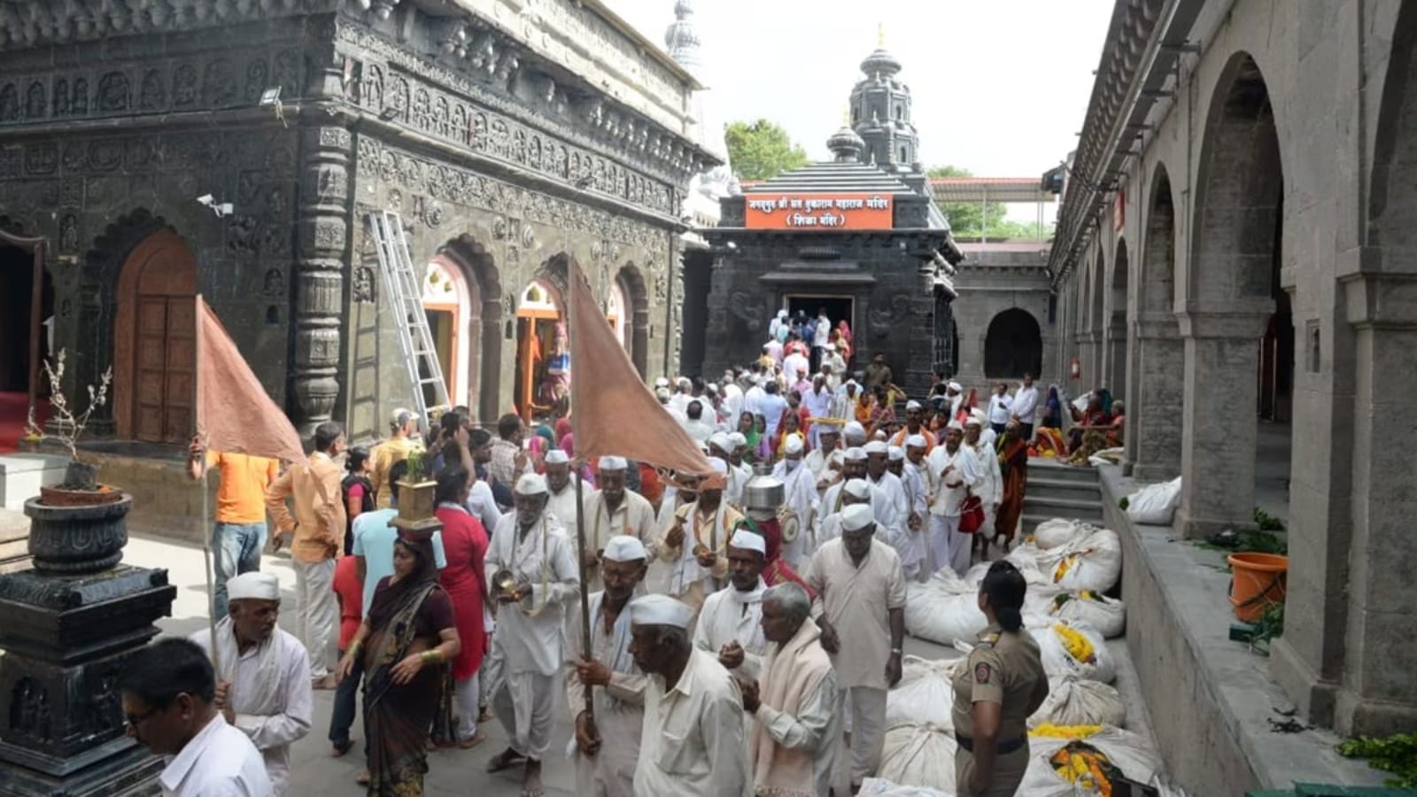 Fake entry pass for visiting Shri Sant Dnyaneshwar Maharaj temple in Alandi, FIR lodged