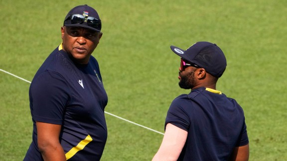 South Africa head coach Shukri Conrad with skipper Temba Bavuma in Kolkata. (PHOTO: AP)