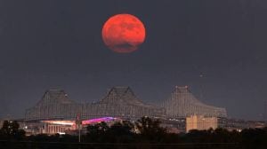 The Cold Moon, 2025’s final supermoon, will glow in the northeastern sky on December 4, appearing larger and warmer as it rises.