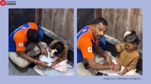 Swiggy dad teaches daughter between deliveries