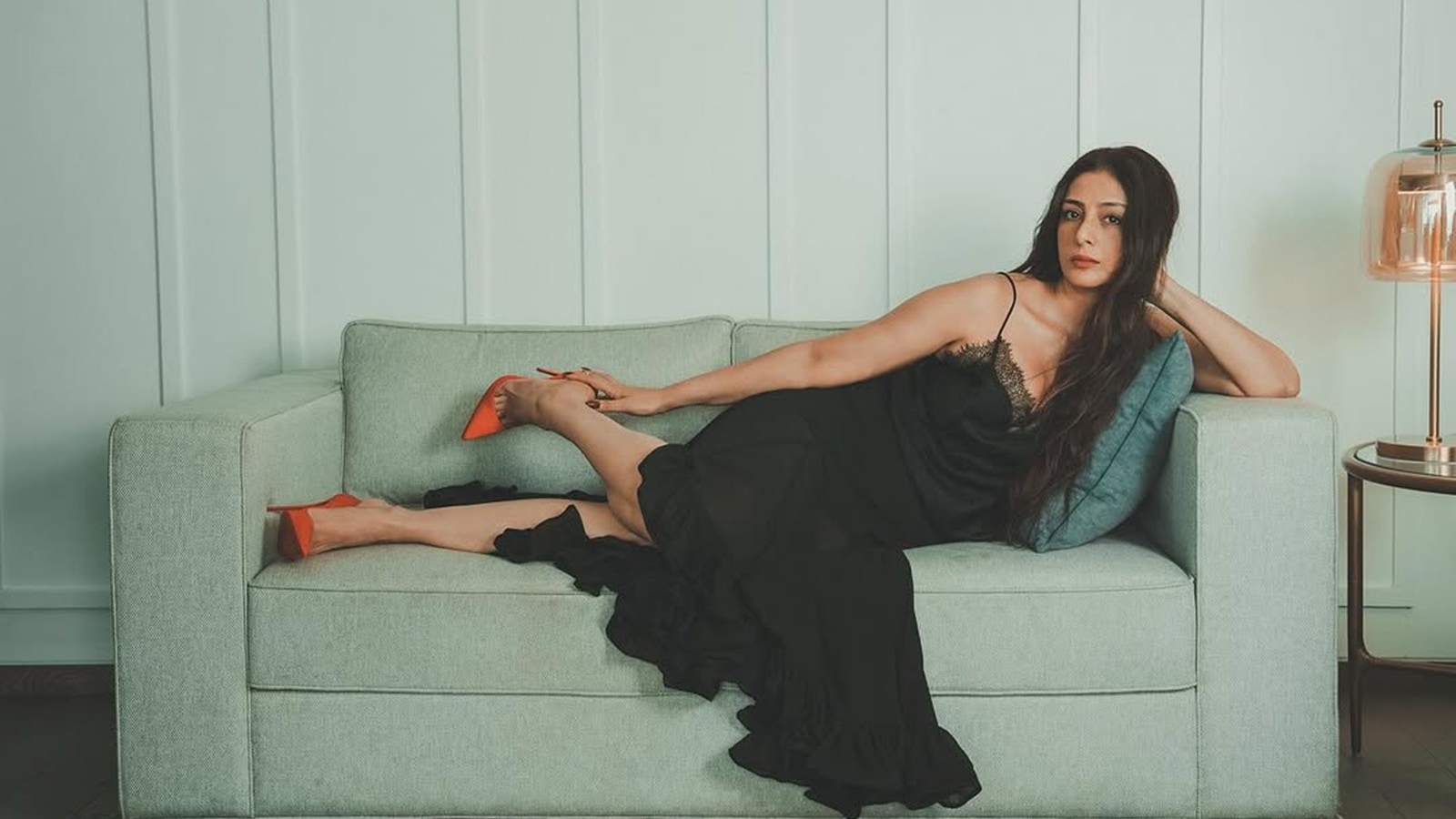‘Have regretted almost everything I bought’: Tabu admits to struggling with online shopping addiction; expert explains its impact