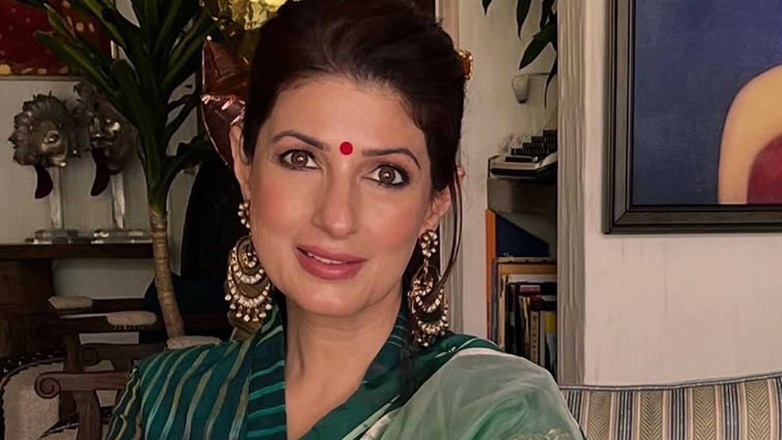 ‘They have lots of practice’: Twinkle Khanna explains why older people may be better at hiding affairs; expert decodes how age, experience, and privacy shape infidelity