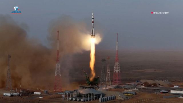 In this photo taken from video released by Roscosmos space corporation, the Soyuz-2.1 rocket booster with Soyuz MS-28 space ship carrying NASA astronaut Chris Williams and Roscosmos cosmonauts Sergey Kud-Sverchkov and Sergey Mikaev, a new crew to the International Space Station, ISS, blasts off in Russian leased Baikonur cosmodrome, Kazakhstan, Thursday, Nov. 27, 2025. (Roscosmos space corporation, via AP)