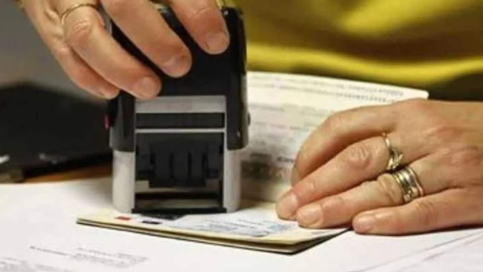 Canada opens gates to H-1B visa holders, slashes mass immigration