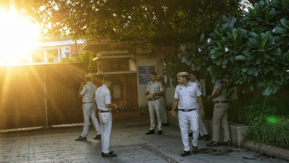 Bengaluru football stadium murder attempt, Bengaluru football stadium murder attempt on spectator, Bengaluru police, Bengaluru Football Association, Indian express news, current affairs