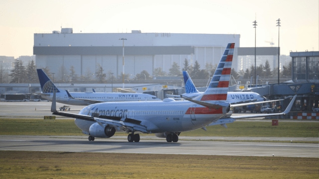 With thousands of cancellations already, experts warn that air travel could nearly grind to a halt by Thanksgiving.